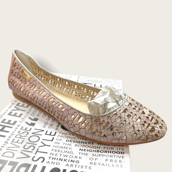 Calvin Klein [8M] Geometric Cut-Out Pink Snakeskin Print Round Toe Flats - Picture 3 of 14